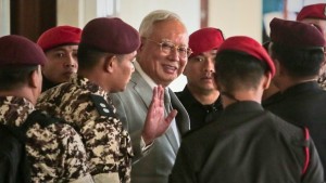 मलेशियाका पूर्व प्रधानमन्त्री नाजिव रजाकलाई १५ वर्ष जेल सँजाय